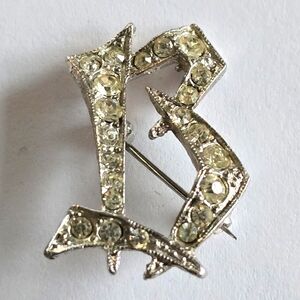 Vintage letter B brooch pin silver tone metal alphabet initial monogram